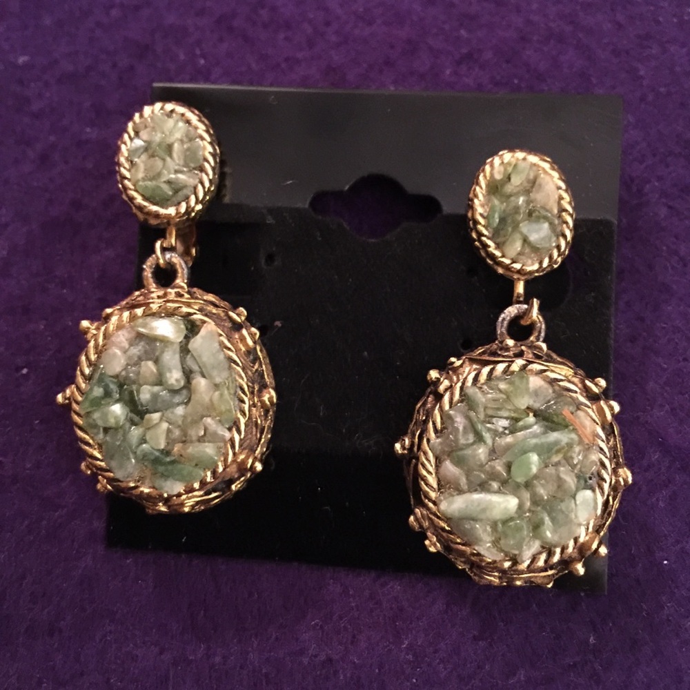JADE Chip, Dangling, Gold-Tone VINTAGE Clip-On Earrings